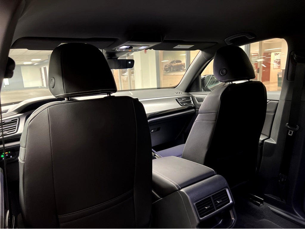 2025 Volkswagen Atlas Cross Sport 2.0T SE w/Technology