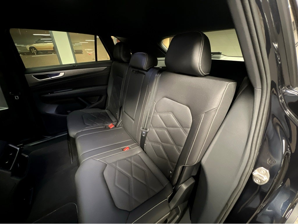 2025 Volkswagen Atlas Cross Sport 2.0T SE w/Technology