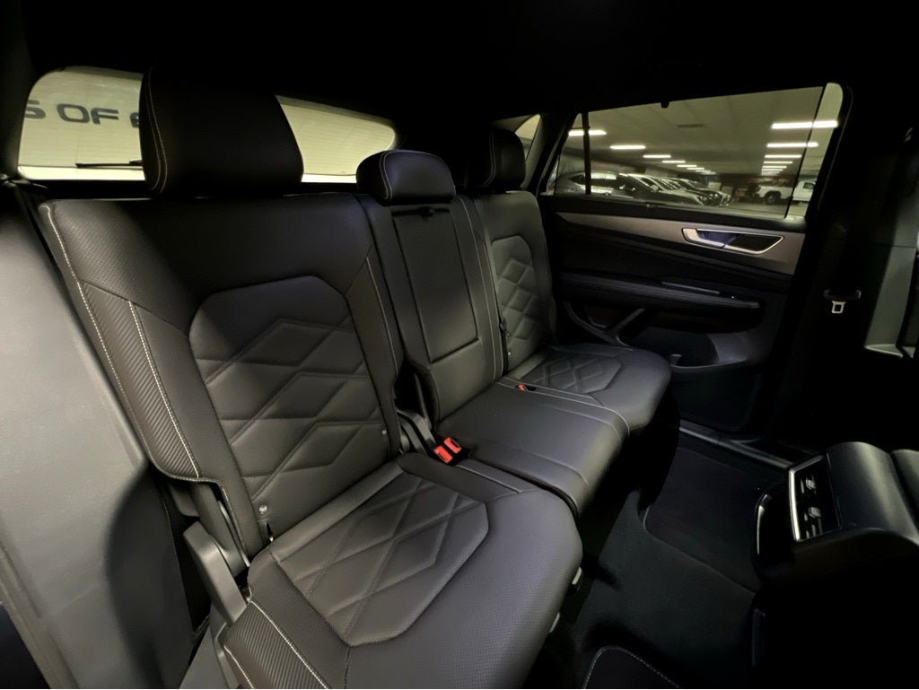 2025 Volkswagen Atlas Cross Sport 2.0T SE w/Technology