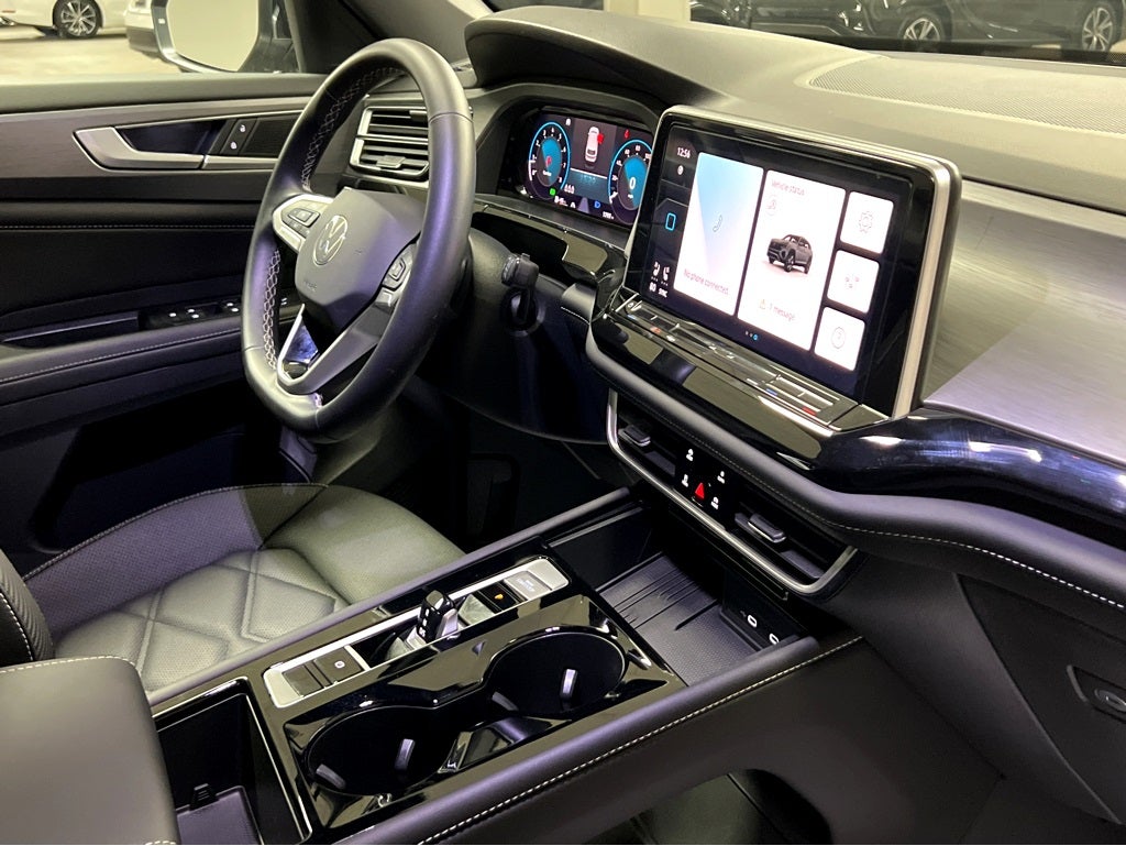 2025 Volkswagen Atlas Cross Sport 2.0T SE w/Technology