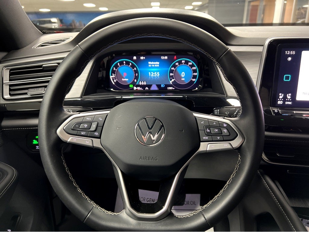 2025 Volkswagen Atlas Cross Sport 2.0T SE w/Technology