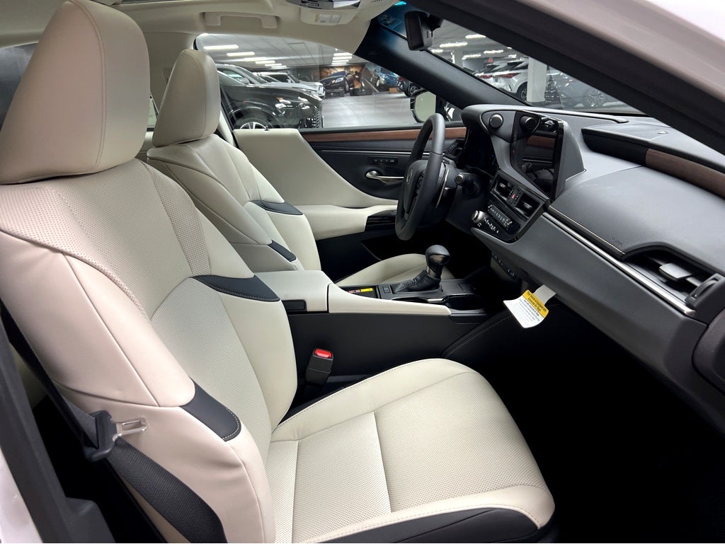 2025 Lexus ES 350