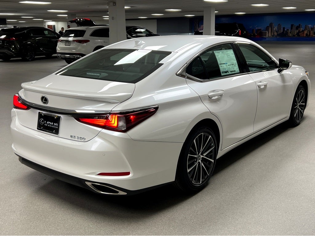 2025 Lexus ES 350