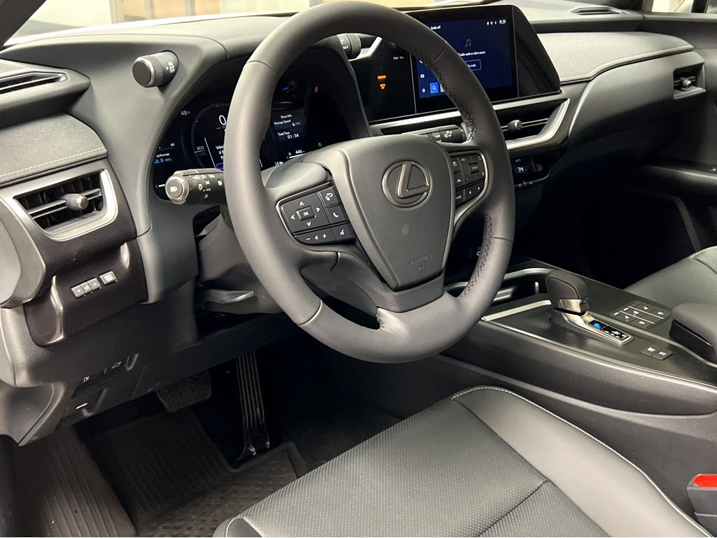 2025 Lexus UX 300h Premium