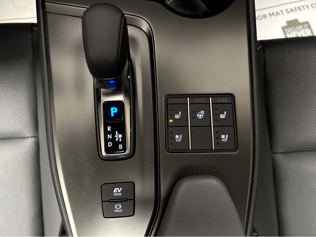 2025 Lexus UX 300h Premium