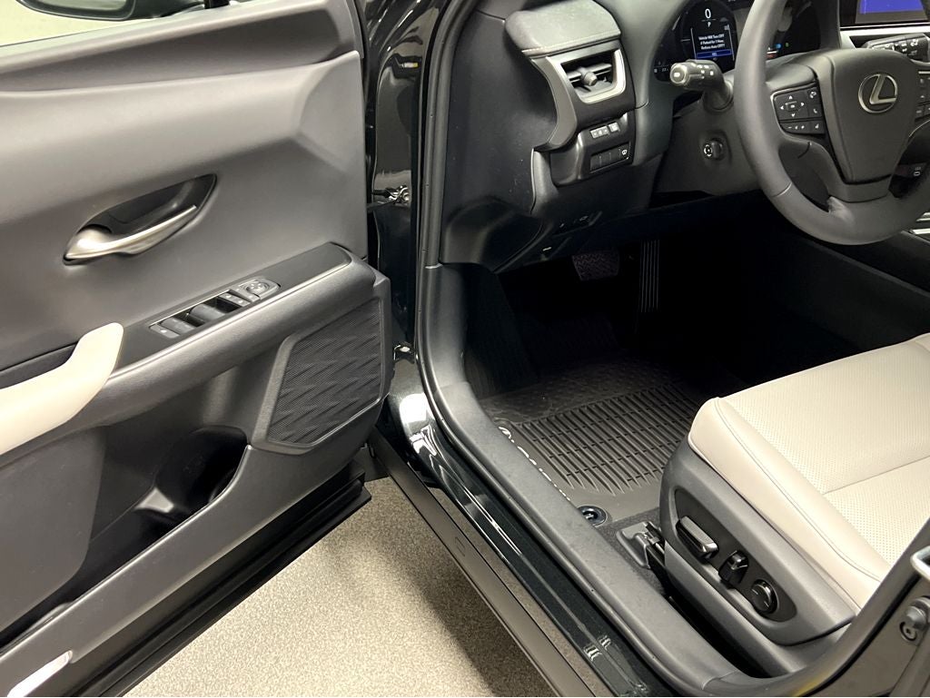 2026 Lexus UX 300h Premium