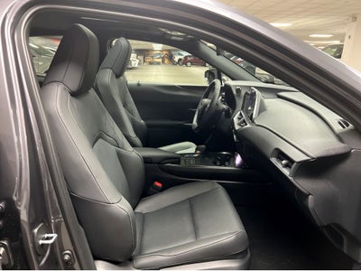 2026 Lexus UX 300h Premium