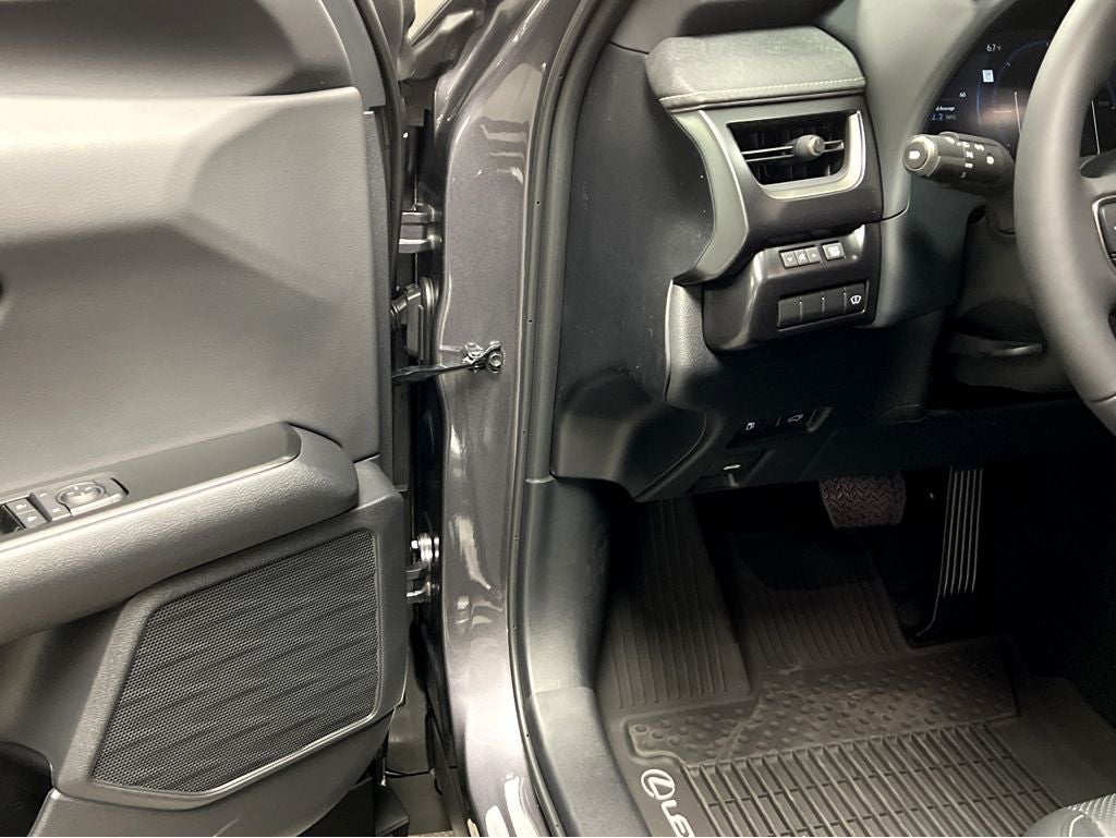 2026 Lexus UX 300h Premium