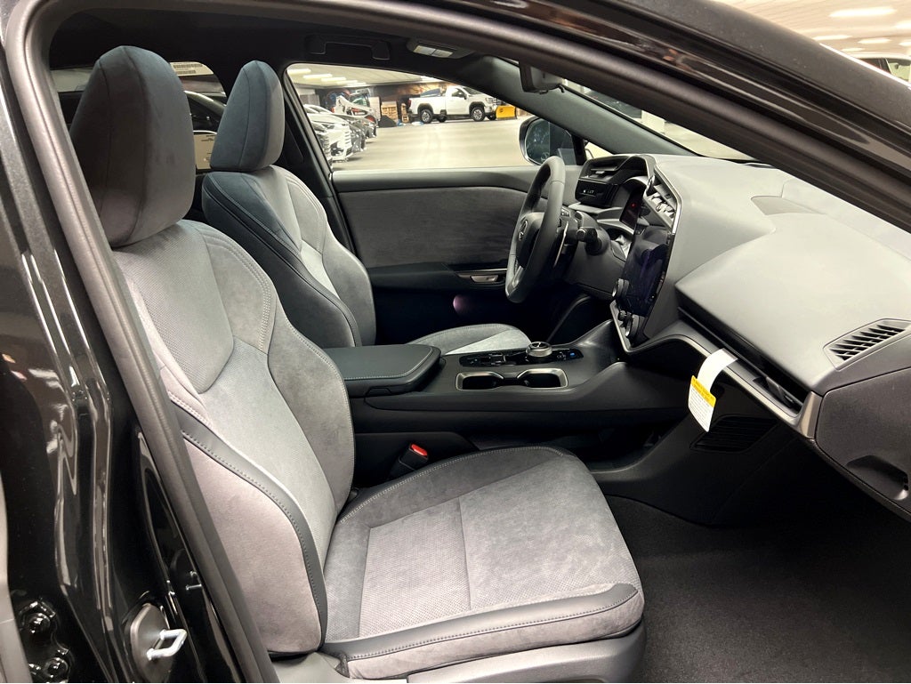 2026 Lexus RZ 450e Luxury