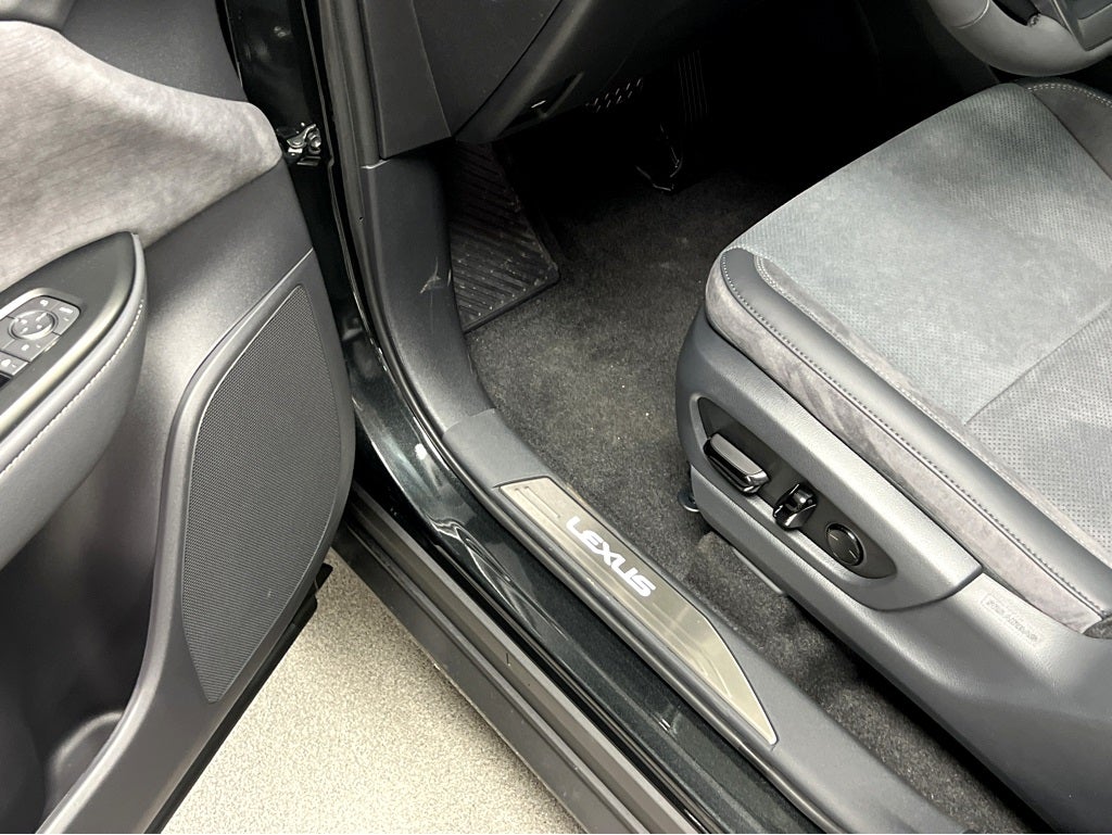 2026 Lexus RZ 450e Luxury