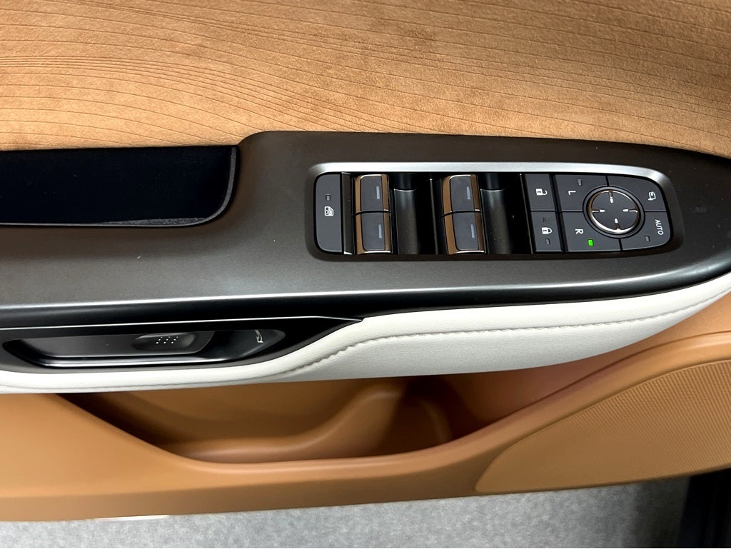 2026 Lexus RZ 450e Luxury