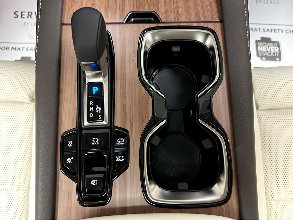 2026 Lexus RX 450h+ Luxury