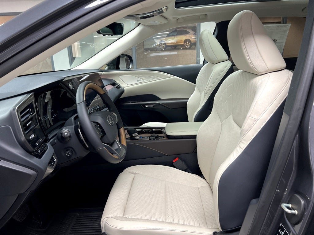2026 Lexus RX 450h+ Luxury