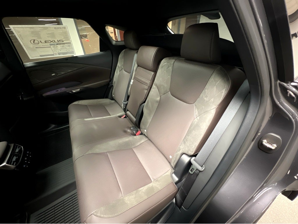 2026 Lexus RX 450h+ Luxury