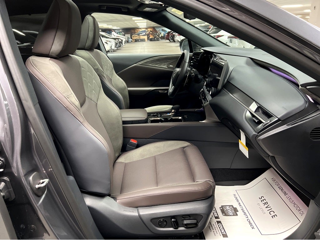 2026 Lexus RX 450h+ Luxury