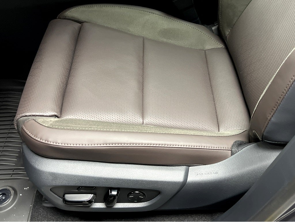 2026 Lexus RX 450h+ Luxury