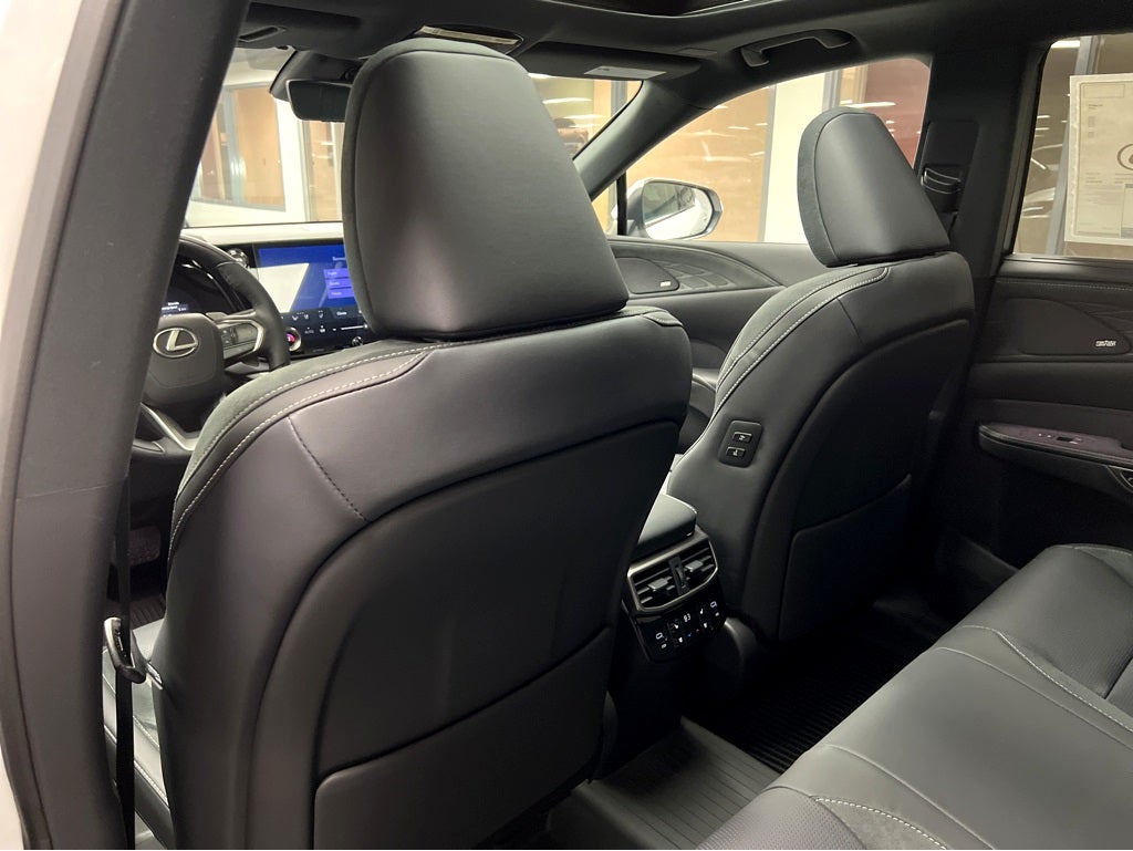 2026 Lexus RX 450h+ Luxury