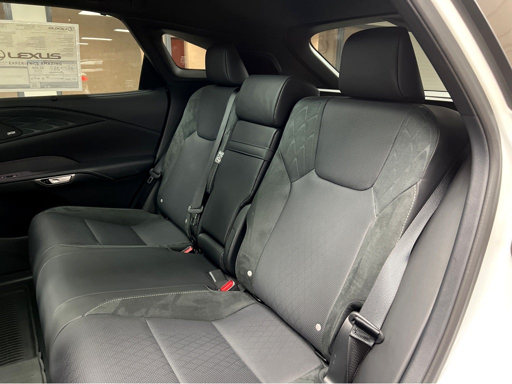 2026 Lexus RX 450h+ Luxury