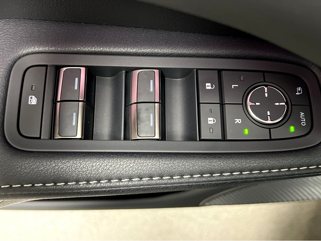 2026 Lexus RX 450h+ Luxury