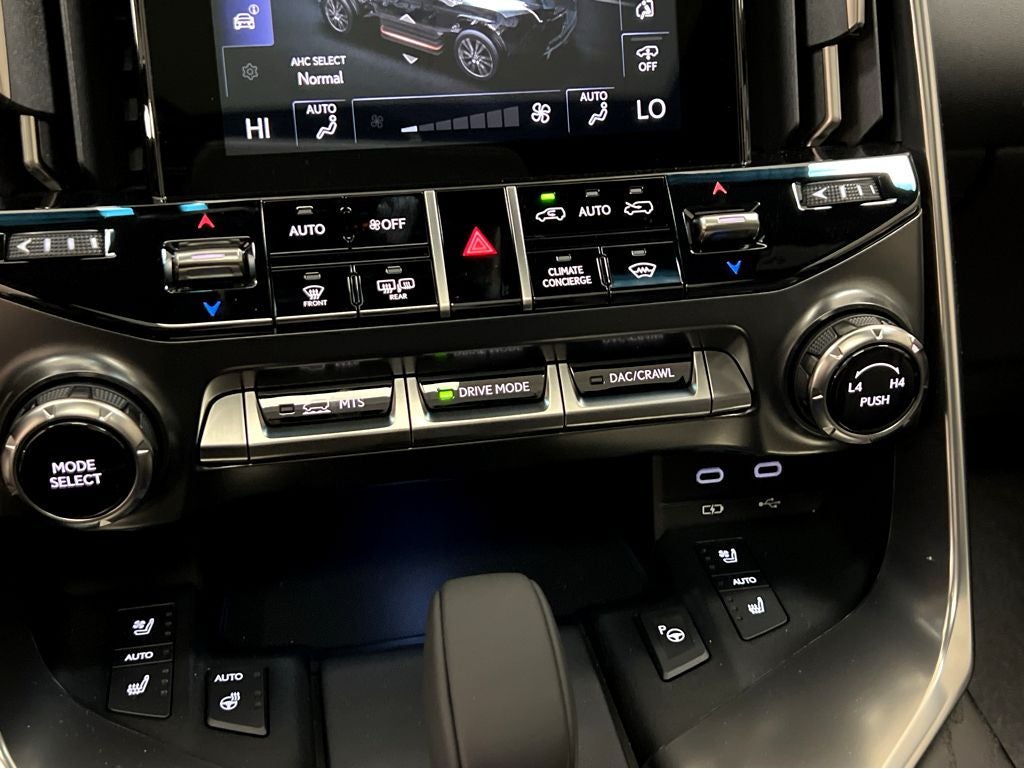 2026 Lexus LX 700h Luxury