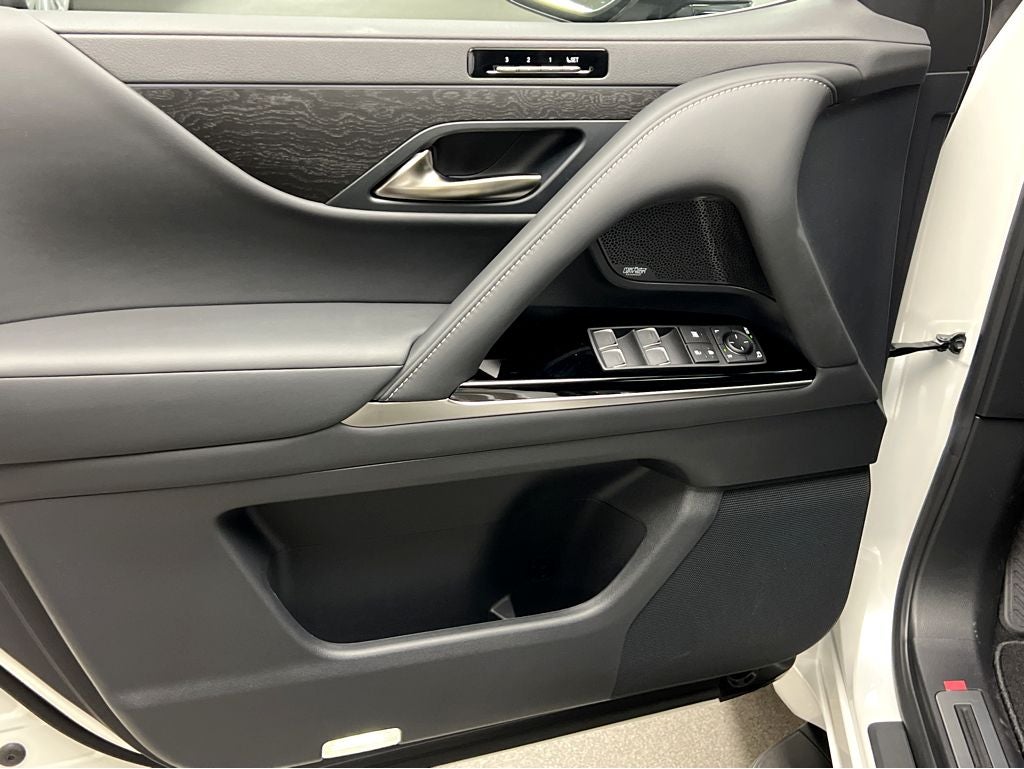 2026 Lexus LX 700h Luxury