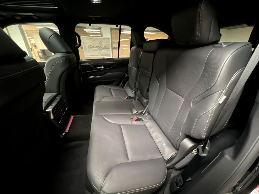 2026 Lexus LX 700h Luxury