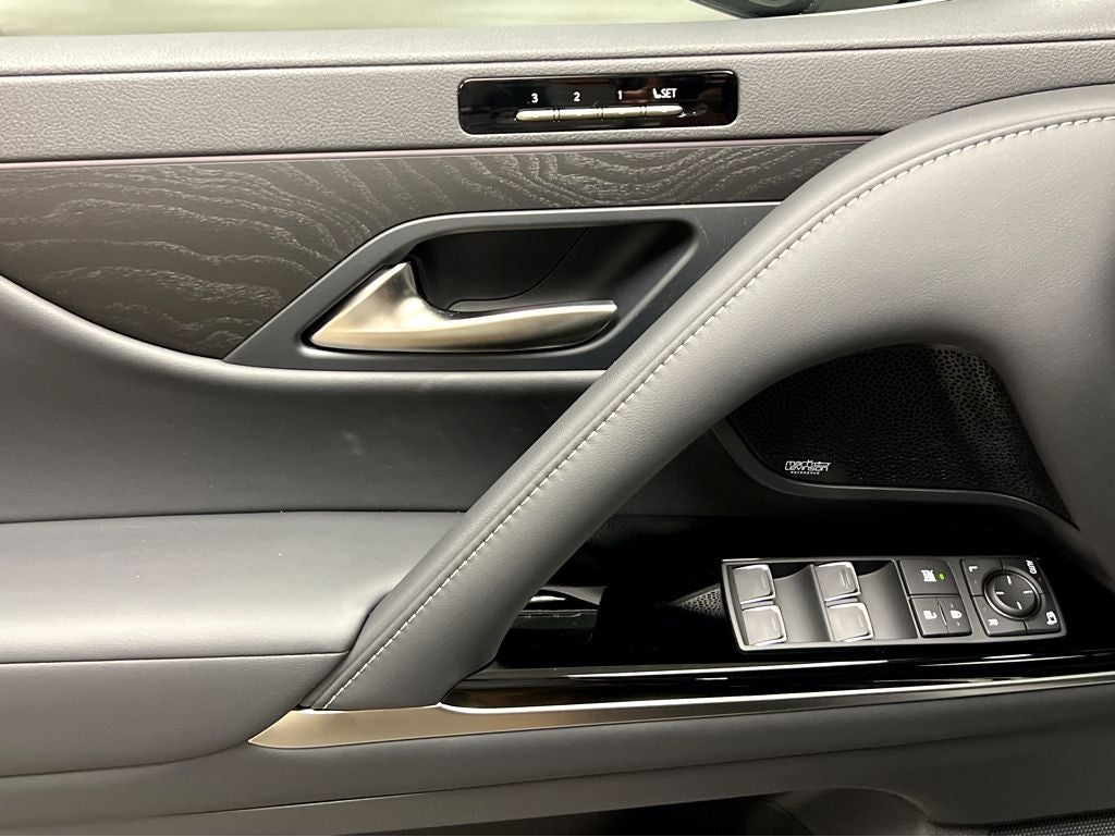 2026 Lexus LX 700h Luxury