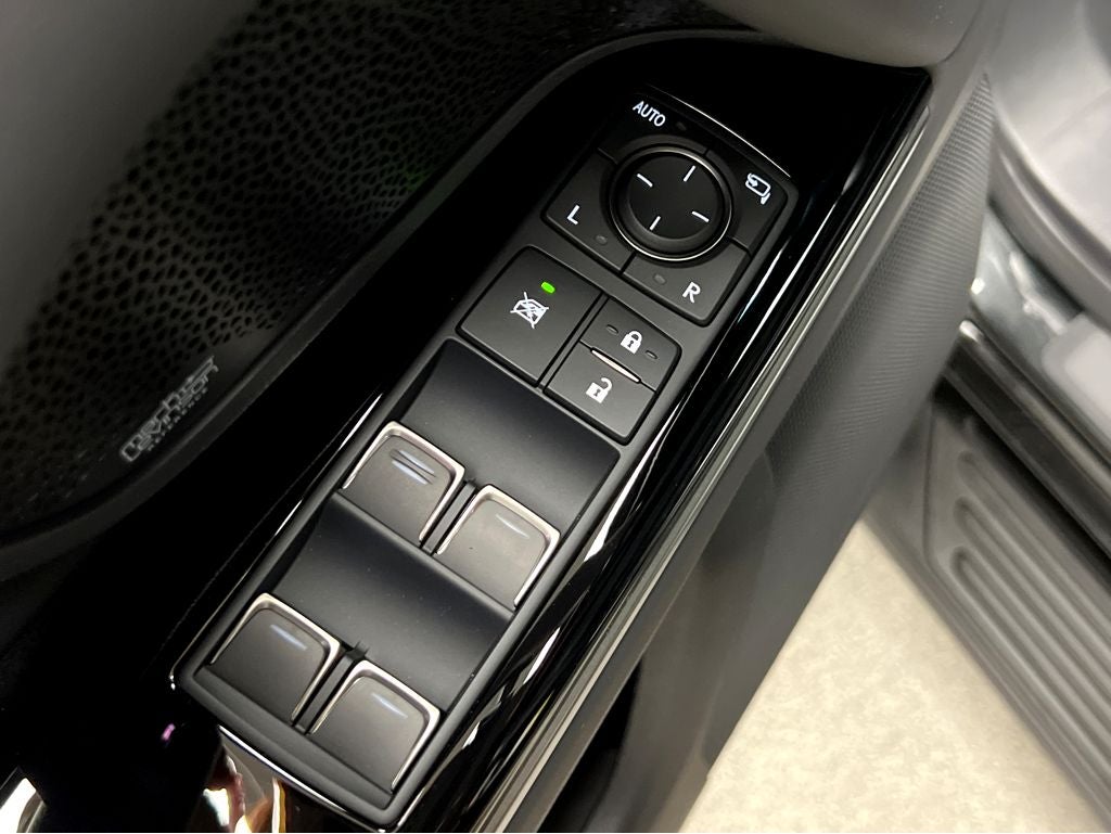 2026 Lexus LX 700h Luxury