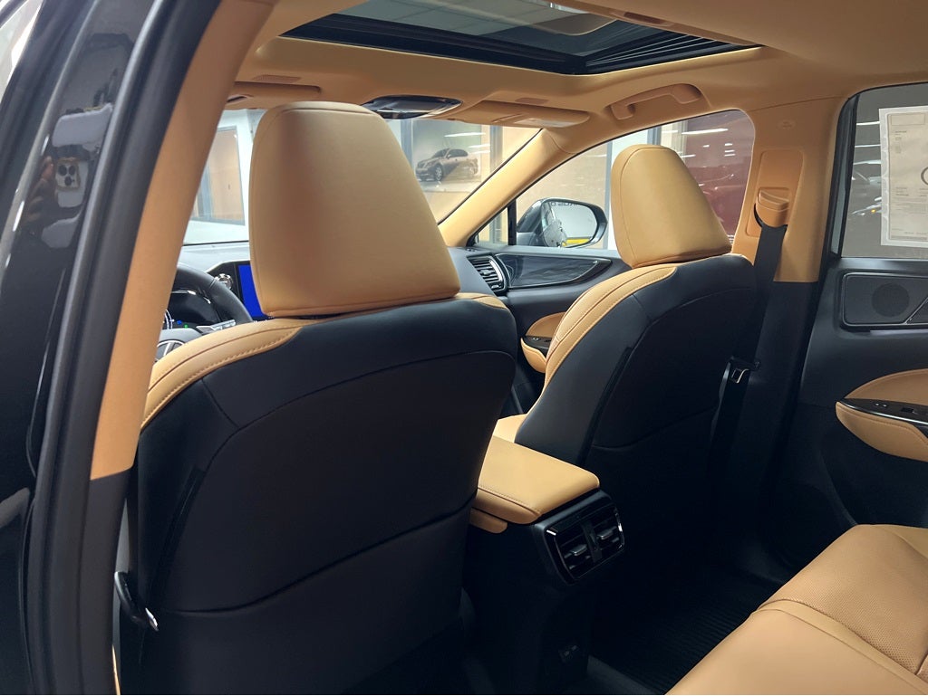 2026 Lexus NX 450h+ Luxury