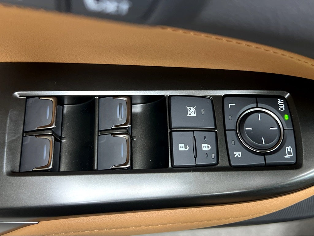 2026 Lexus NX 450h+ Luxury