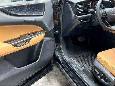 2026 Lexus NX 450h+ Luxury