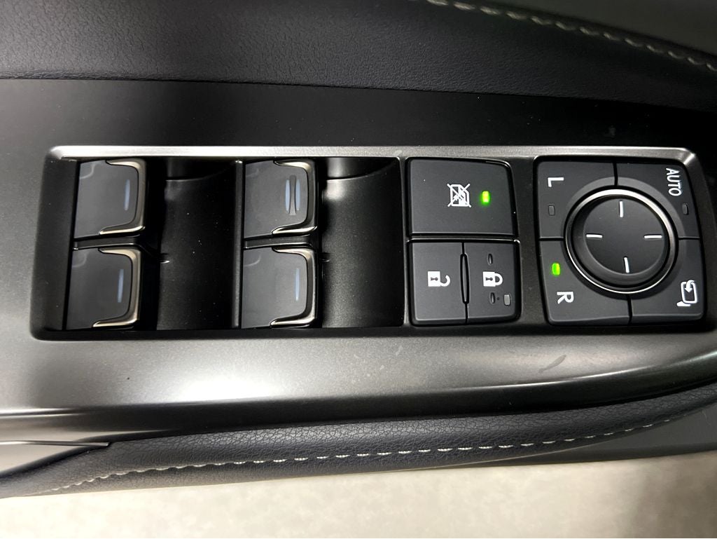 2026 Lexus NX 450h+ Luxury