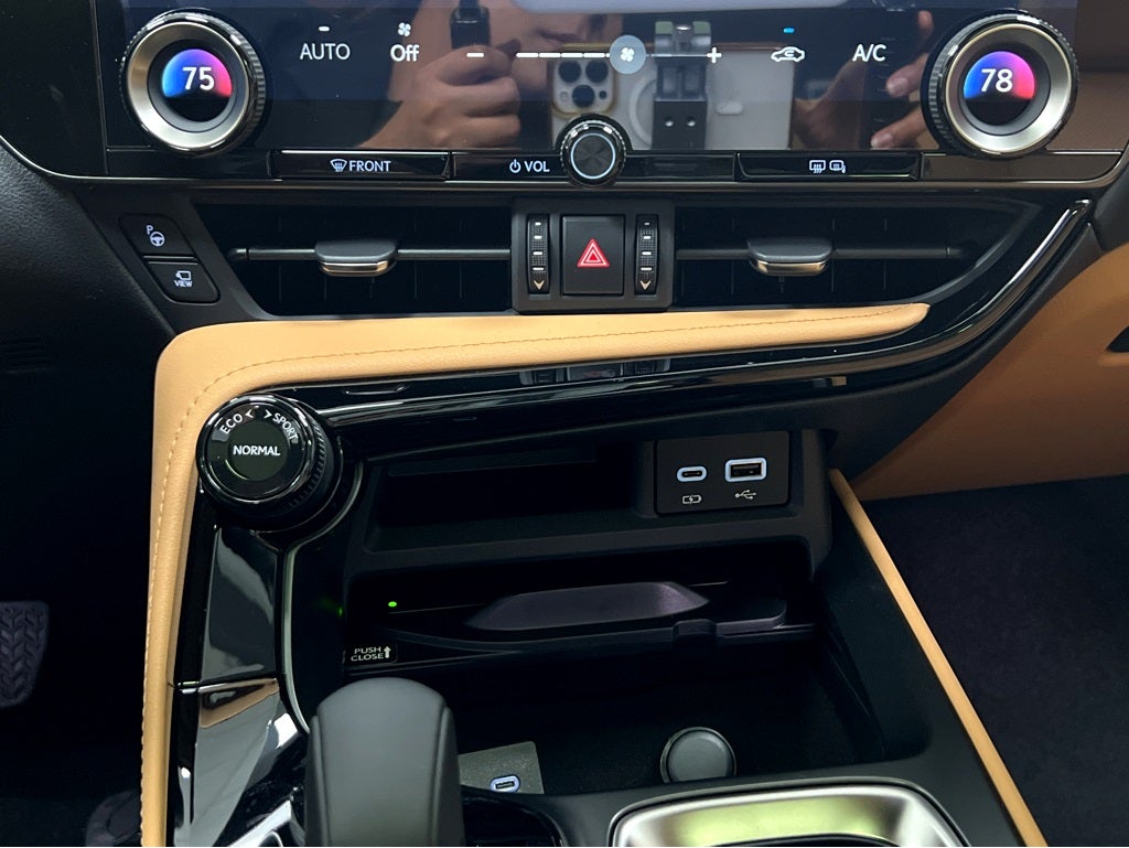 2026 Lexus NX 450h+ Luxury