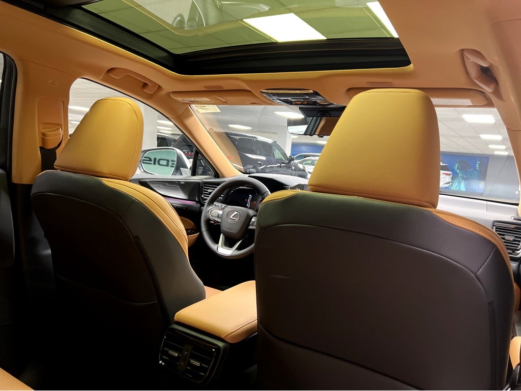 2026 Lexus NX 450h+ Luxury