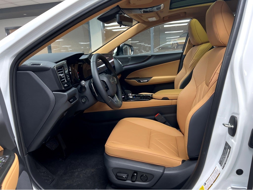 2026 Lexus NX 450h+ Luxury