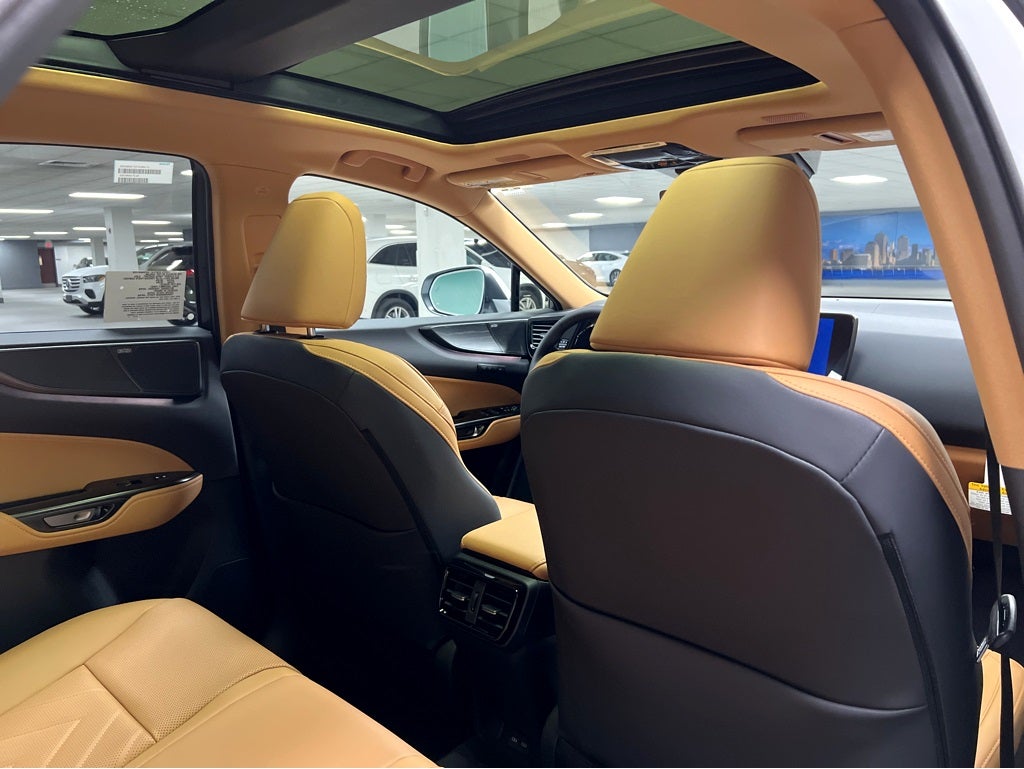 2026 Lexus NX 450h+ Luxury