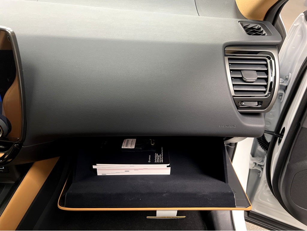 2026 Lexus NX 450h+ Luxury