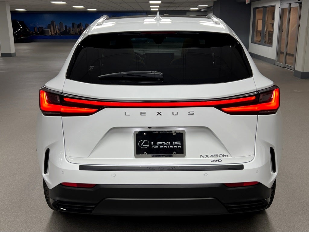 2026 Lexus NX 450h+ Luxury