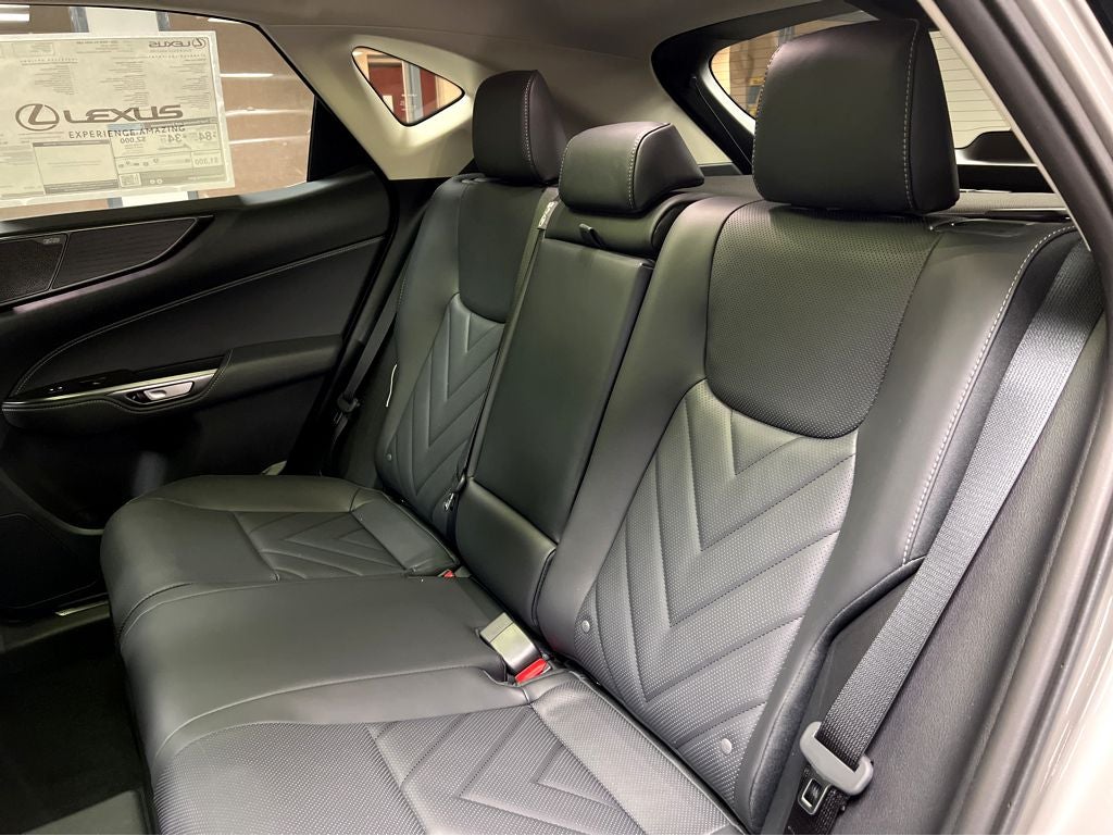 2026 Lexus NX 450h+ Luxury