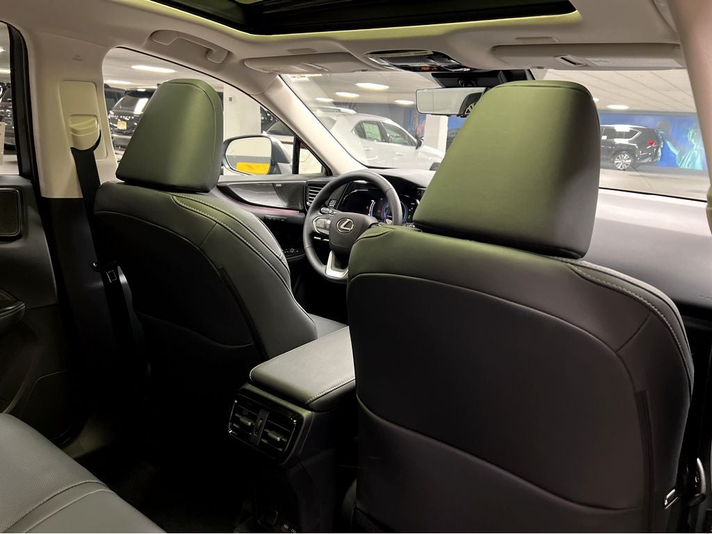 2026 Lexus NX 450h+ Luxury