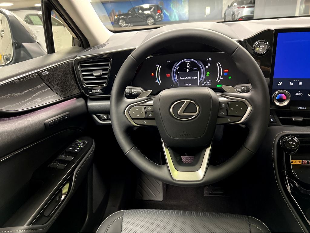 2026 Lexus NX 450h+ Luxury