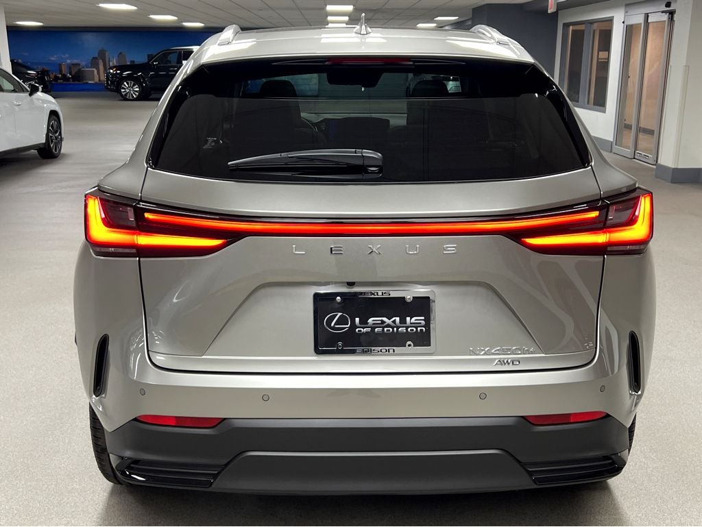 2026 Lexus NX 450h+ Luxury