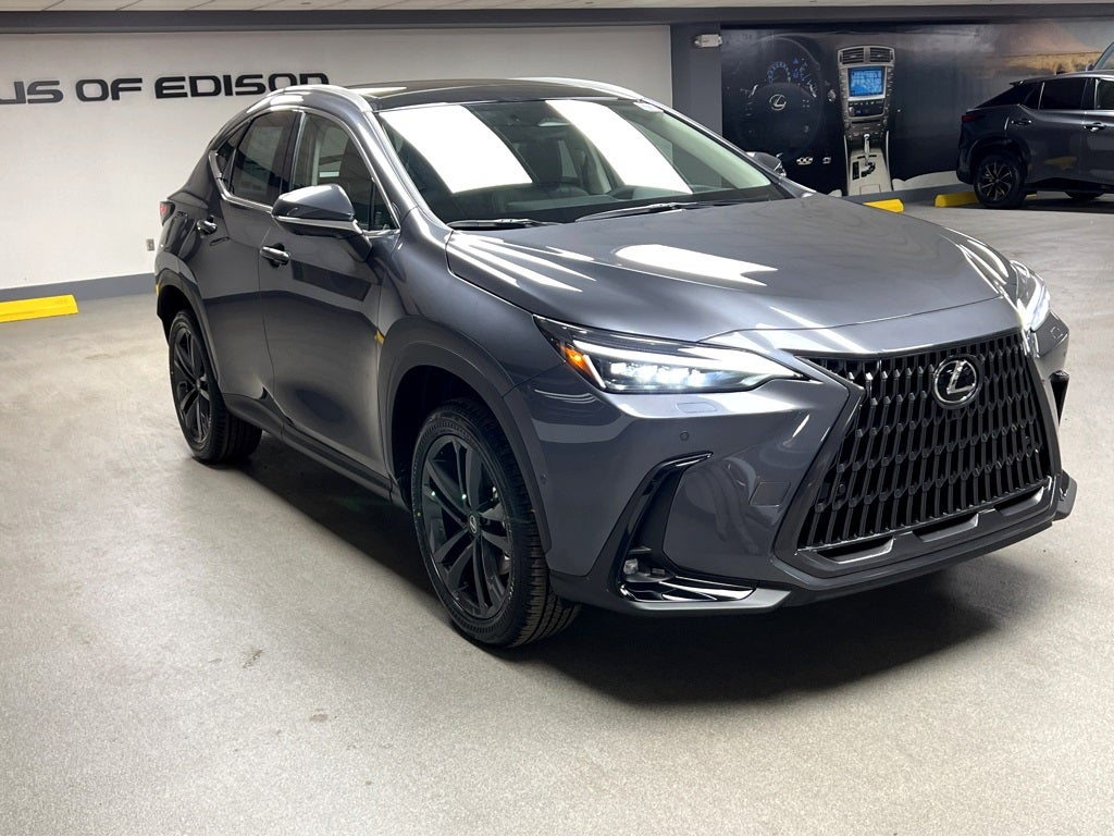 2026 Lexus NX 450h+ Luxury
