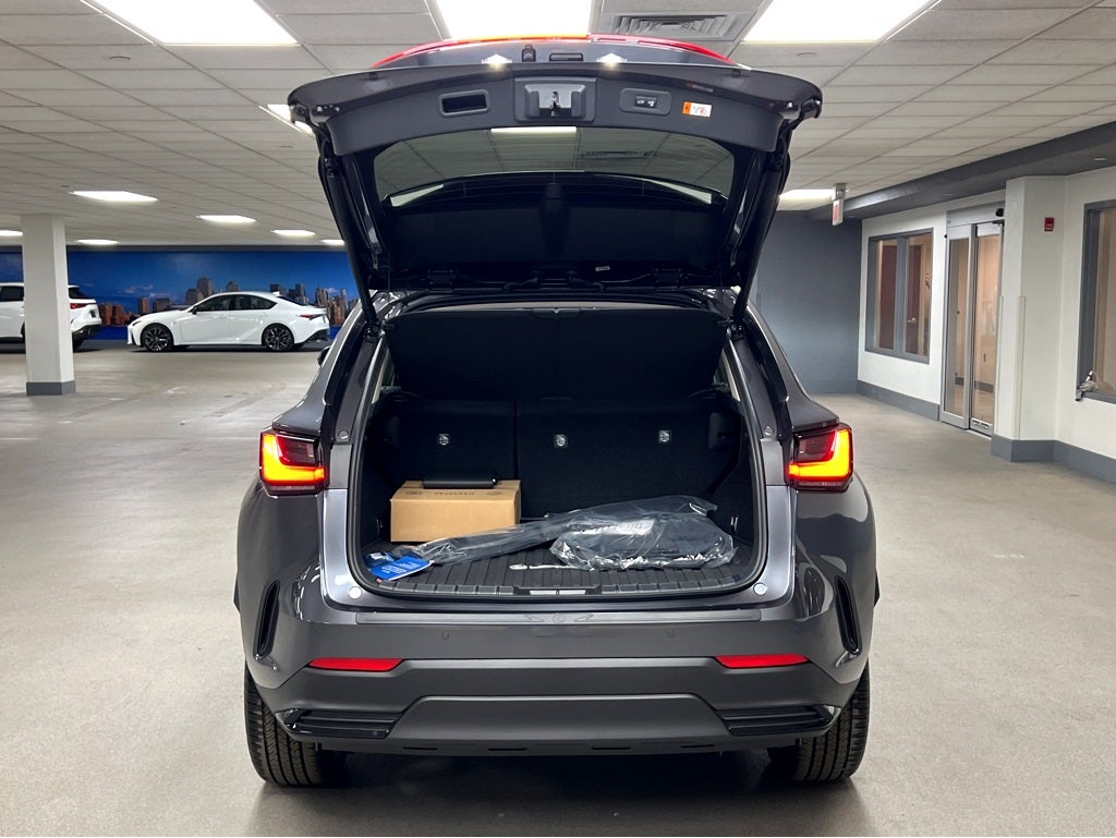 2026 Lexus NX 450h+ Luxury