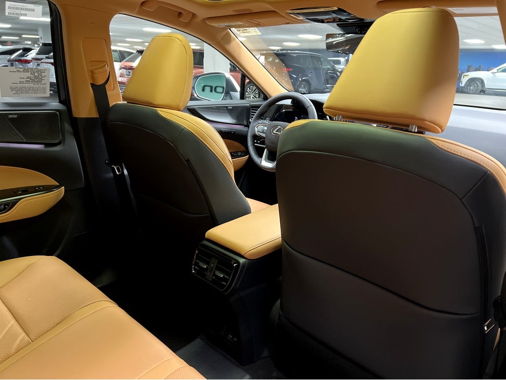 2026 Lexus NX 450h+ Luxury