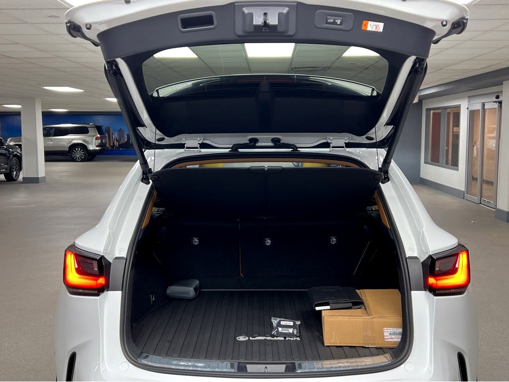 2026 Lexus NX 450h+ Luxury