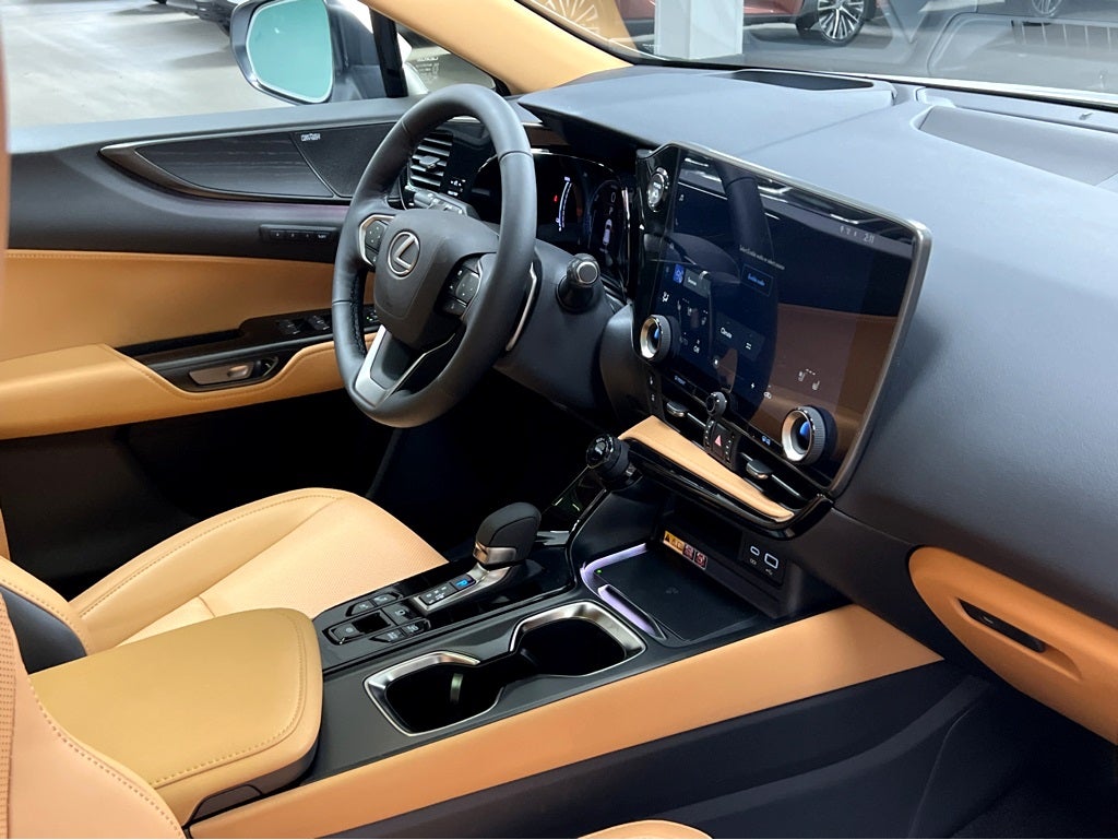 2026 Lexus NX 450h+ Luxury