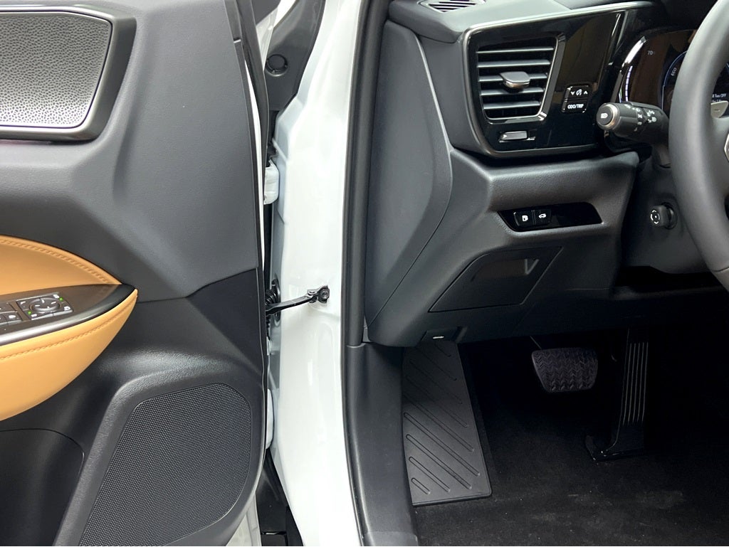 2026 Lexus NX 450h+ Luxury