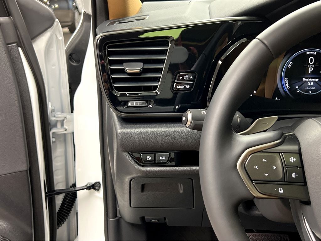 2026 Lexus NX 450h+ Luxury