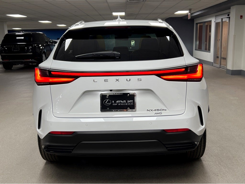 2026 Lexus NX 450h+ Luxury